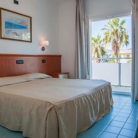 Donnarumma Hotel Casal Velino Bagian luar foto