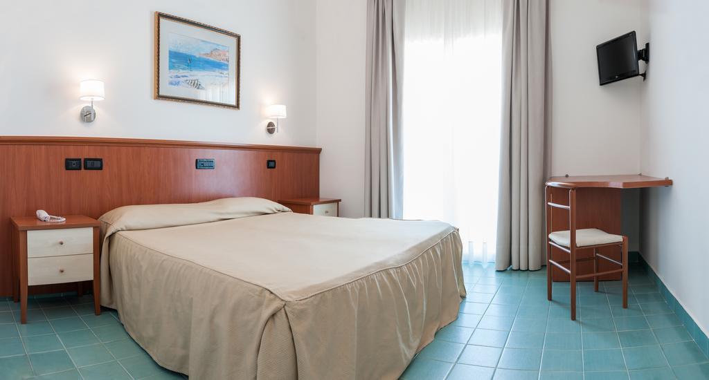 Donnarumma Hotel Casal Velino Bagian luar foto
